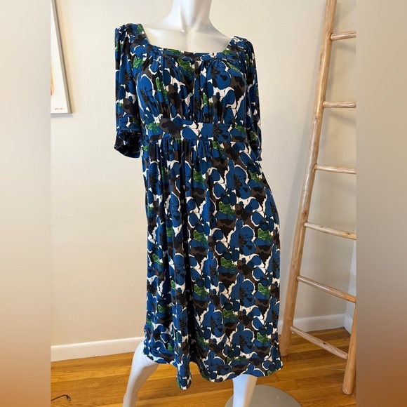 Saks Fifth Avenue Dresses & Skirts - Saks Fifth Avenue Floral Print Midi Short Sleeve Dress Small